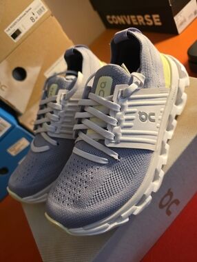 Brand new- On Cloud- Womens Cloudswift 3. Size 5. Color: Nimbus/Hay.